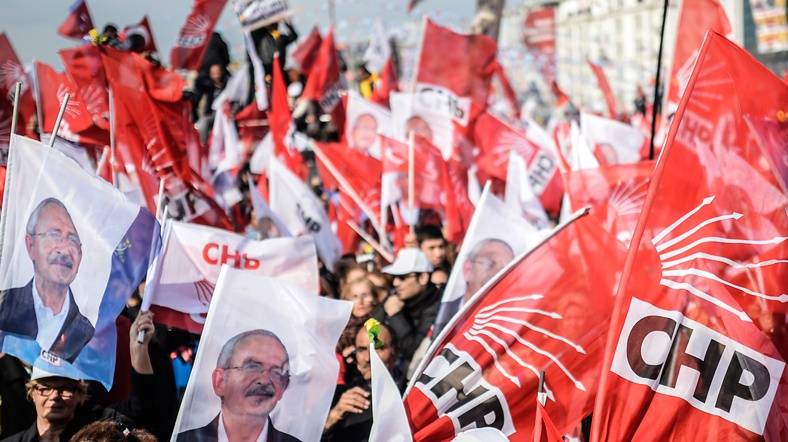 CHP'de 3 milletvekili istifa