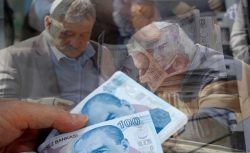 Emekliye Yeni Yıl Müjdesi! Kök Maaş Farkı, İkramiye ve Zam Oranları Netleşiyor